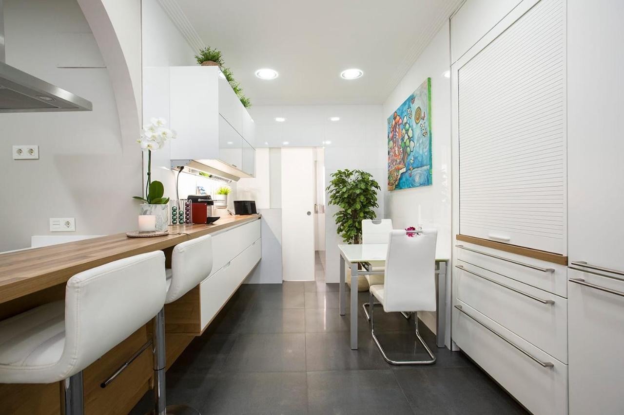 Habitacion En Vivienda Gran Via ビルバオ エクステリア 写真